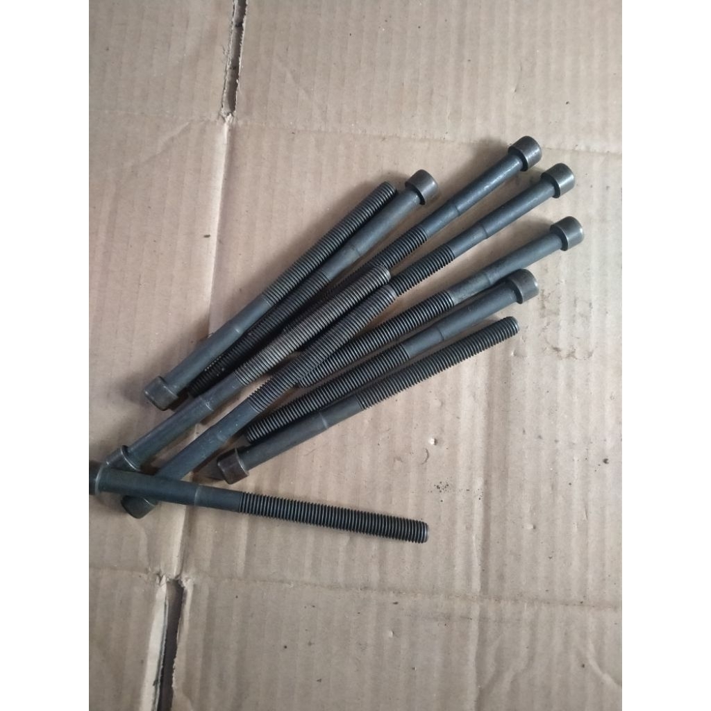 baut silinder head hyundai grand Avega