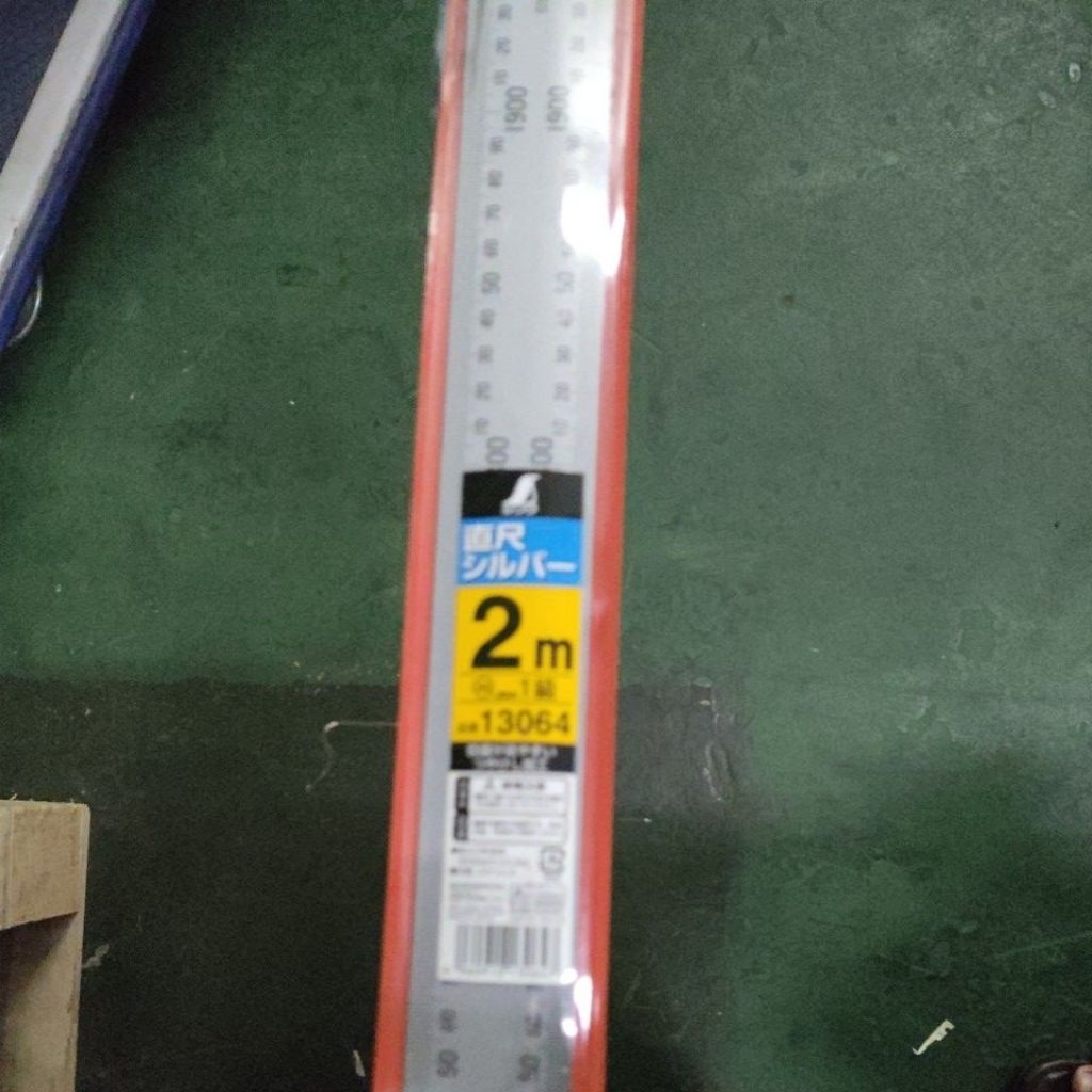 

SHINWA 13064 Penggaris Besi 2 Meter Stainless Steel Rules Hard Chrome Finish 2000 mm H102H