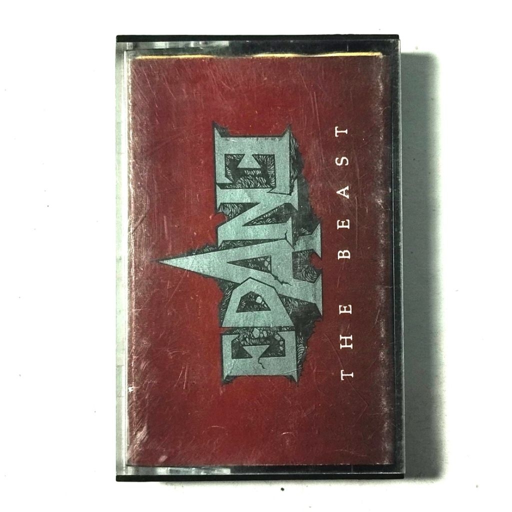 kaset pita edane the beast