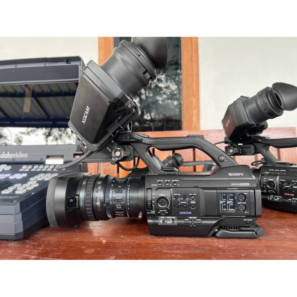 SONY PMW-300 Kamera video kualitas broadcast