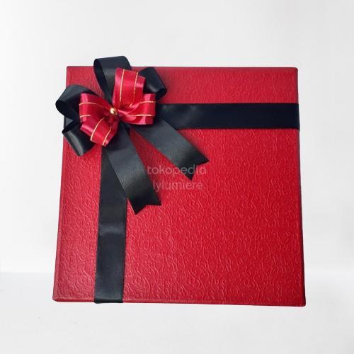 

gift box kotak kado hampers ukuran 20x20x10