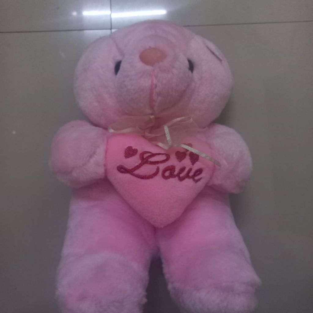 boneka beruang love pink sedang