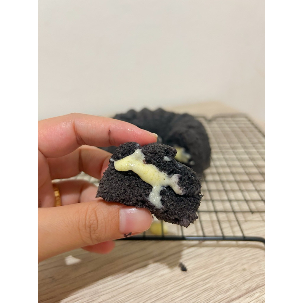 

BOLU KETAN HITAM KEJU LUMER