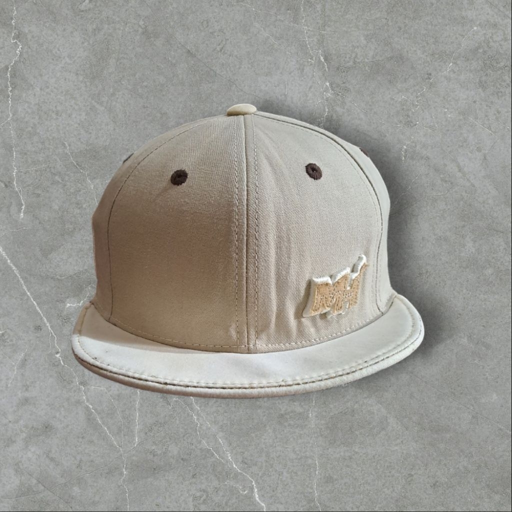 Topi visor pendek NBA