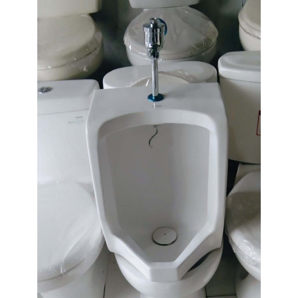 Urinoir Toto U57 / tempat kencing pria komplit