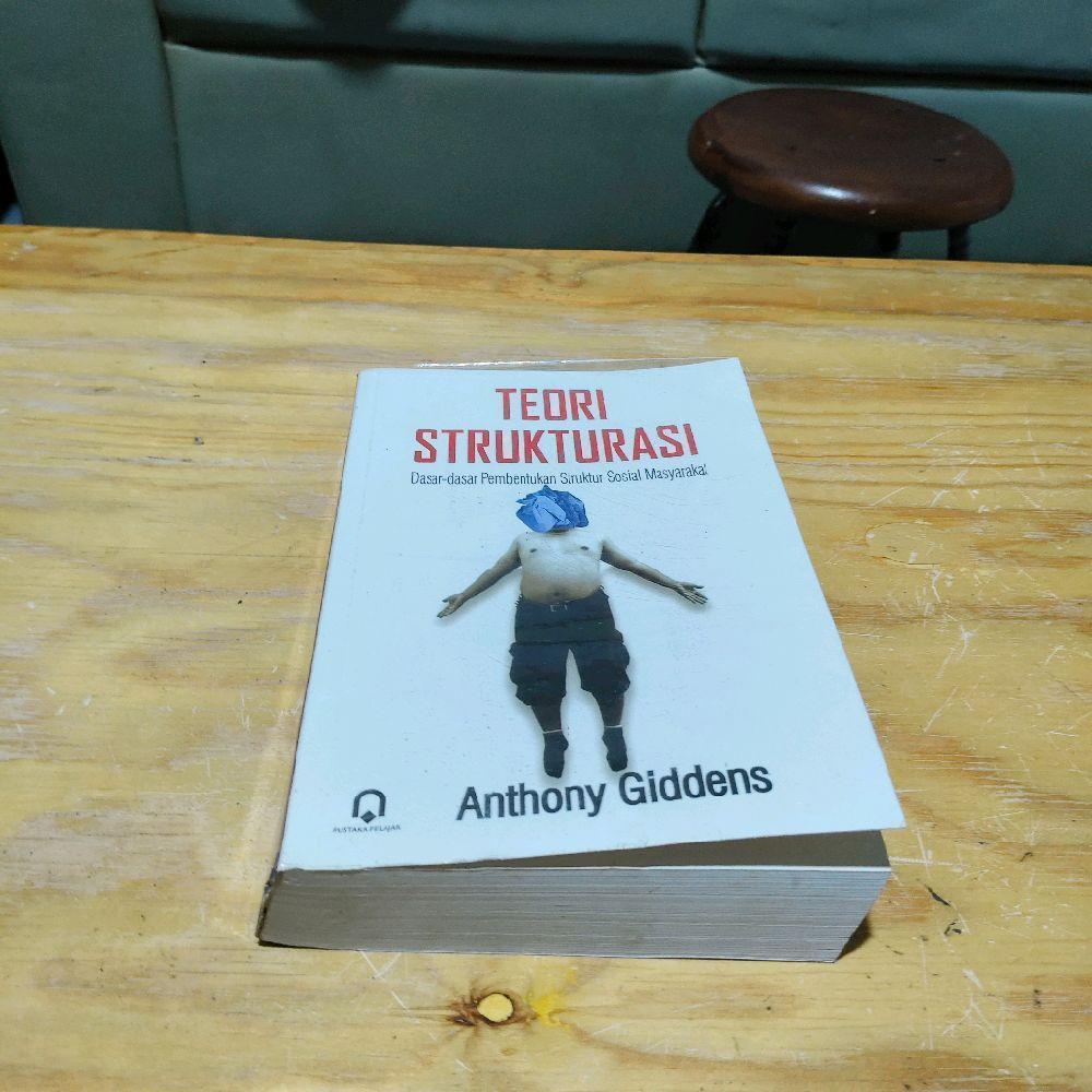 Buku Teori Strukturasi Anthony Giddens