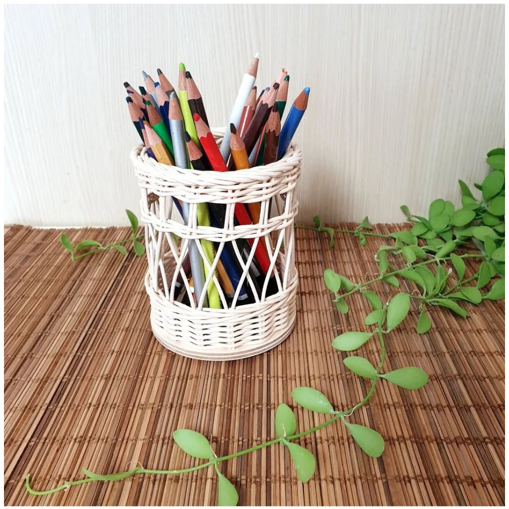 

wadah pensil dan alat tulis kantor