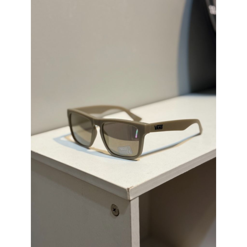 VANS SUNGLASSES SQUARED OFF TAUPE OROGINAL 100%