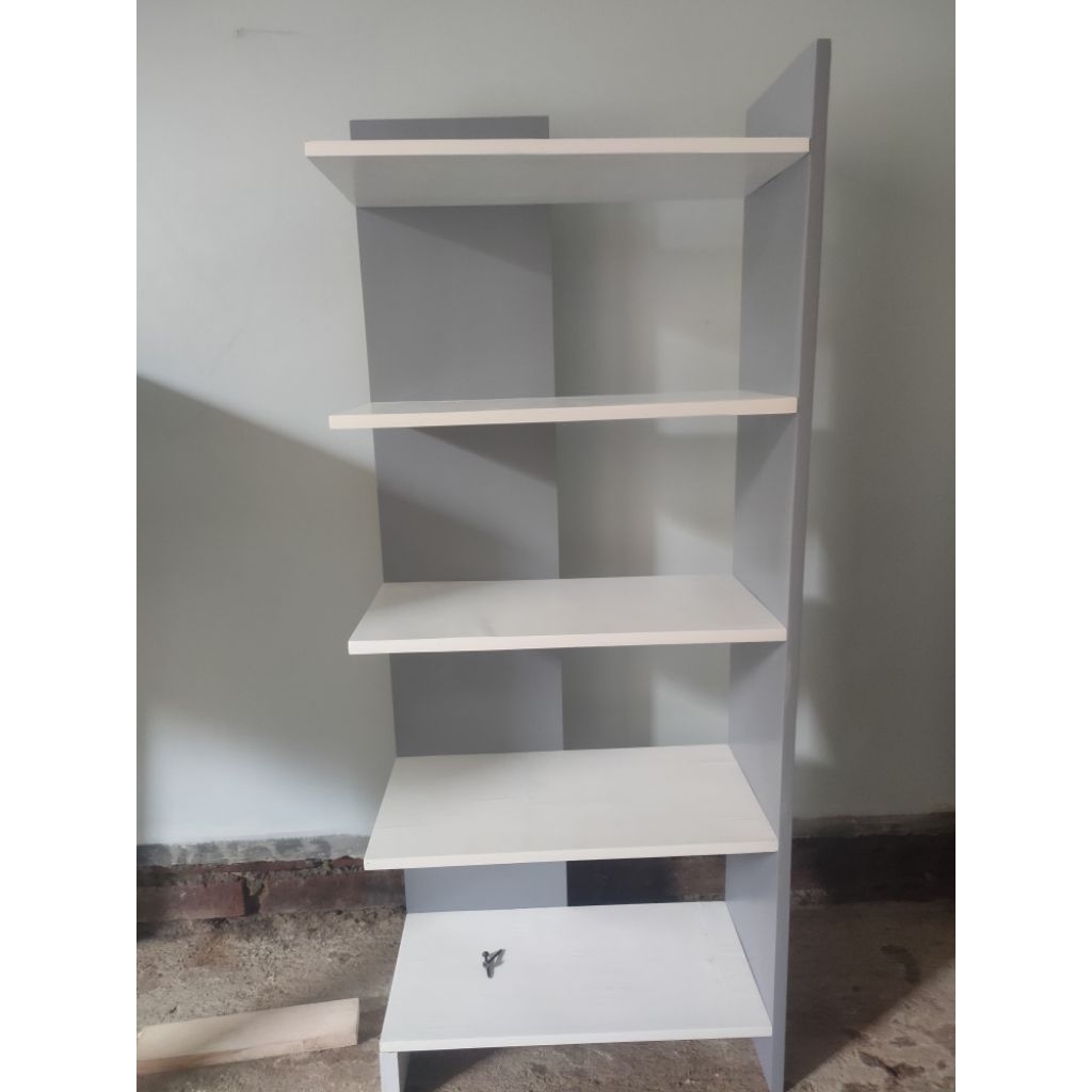 RAK SUDUT RAK POJOK RUANG TAMU RAK TEMPEL DI DINDING