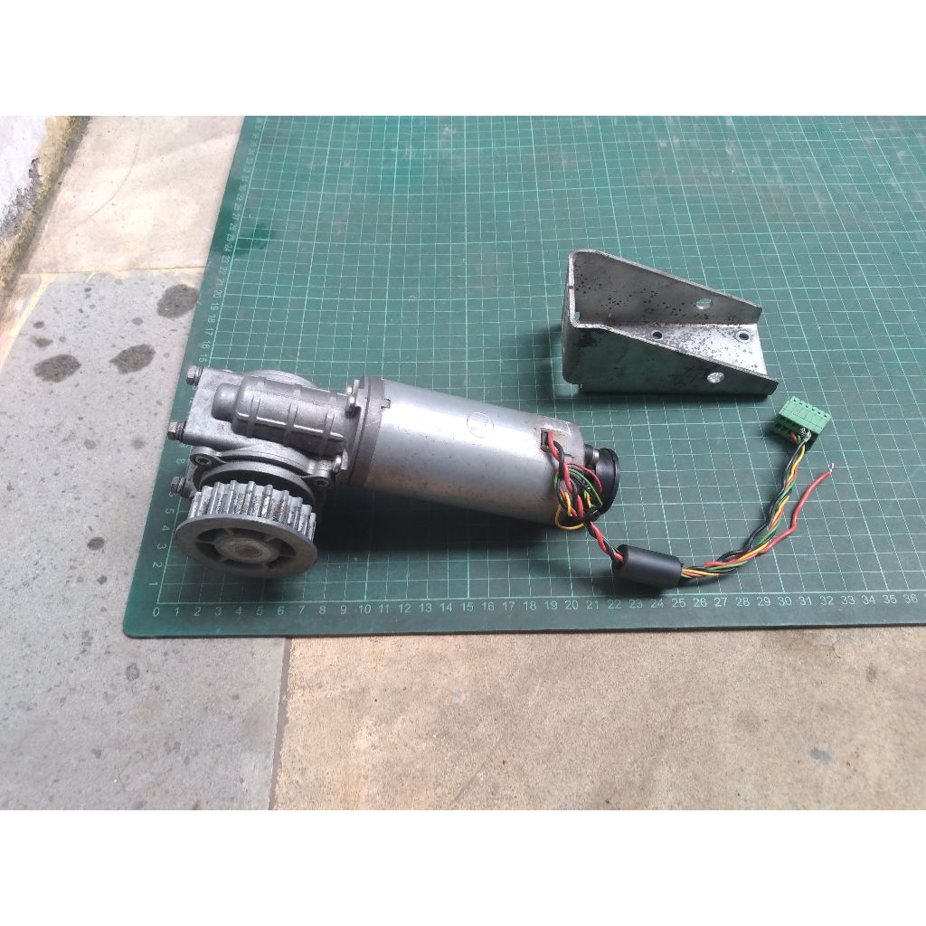 DC Motor Buhler Geared 12-24V plus encoder