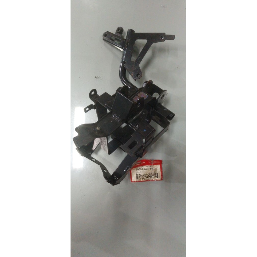 Rumah battery atau Box comp battery motor Vario 125FI Old non Led number part 50381KZR600