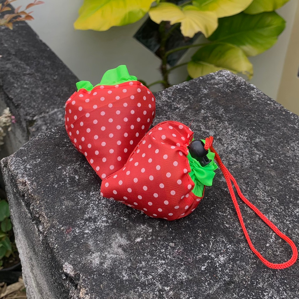 TAS BELANJA STRAWBERRY / TAS LIPAT / SOUVENIR PERNIKAHAN / TAS BELANJA SERUT