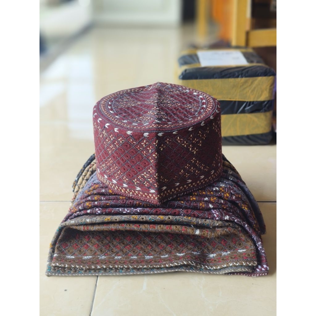 KOPIAH/PECI SHIN ORI PAKISTAN TINNGI (Untuk warna & ukuran bisa chat)
