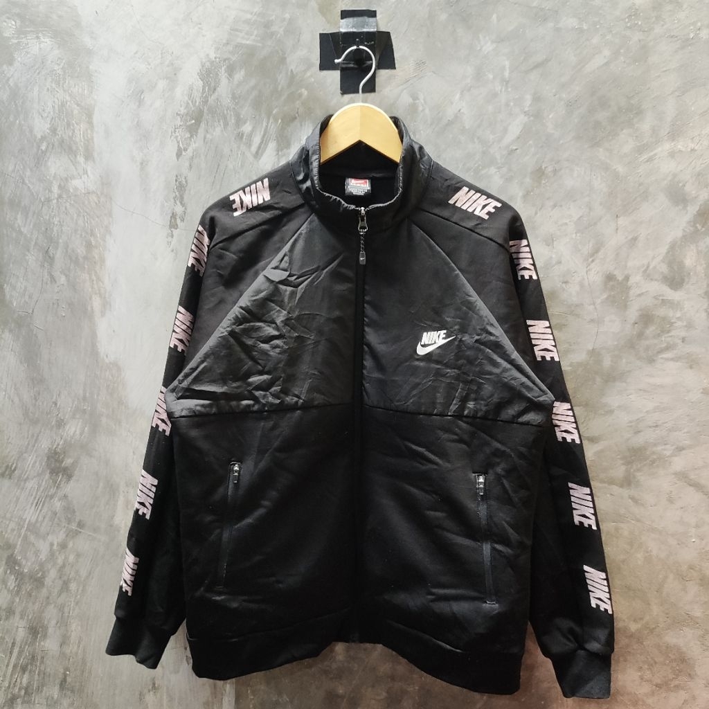 Tracktop Nike Tapped Big Logo