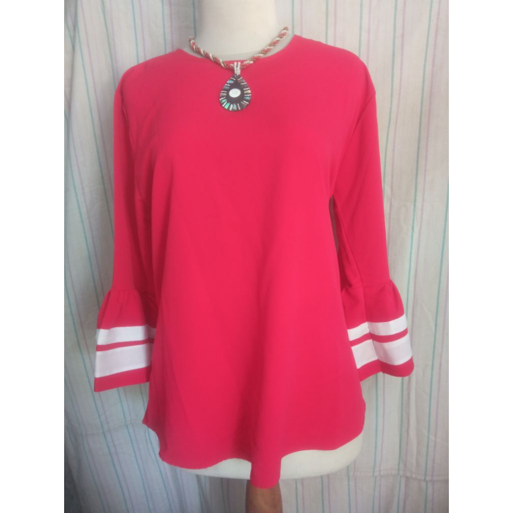 Prelove like new Blus Atasan Wanita Merah Putih