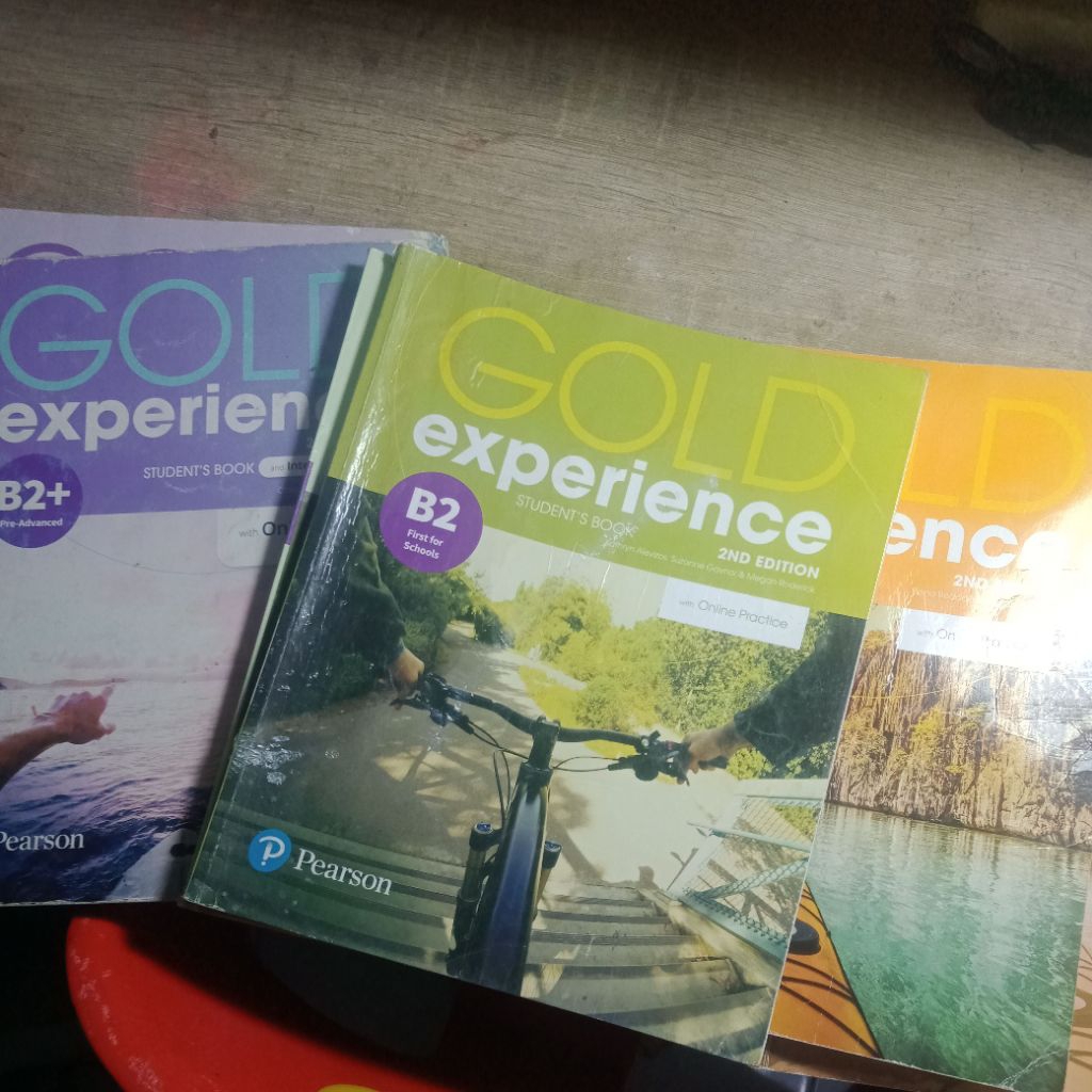 BUKU GOLD EXPERIENCE A2, B1+, B2, B2+