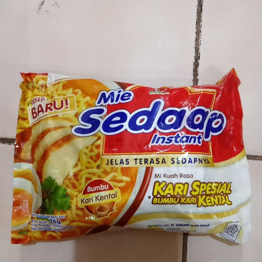 

Mie Sedaap Instan Mi Kuah Kari Spesial Bumbu Kari Kental 76gr