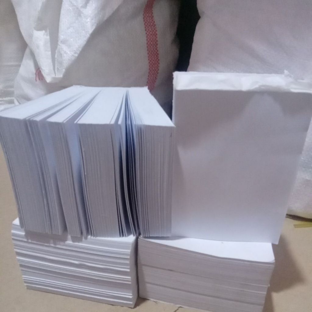 

nota polos kosong/Tanpa Tembusan/1Ply Ukuran 9x11 cm berat -/+ 500gr