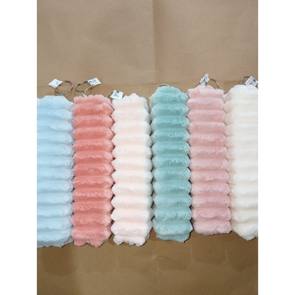 

TEMPAT PENSIL BULU
