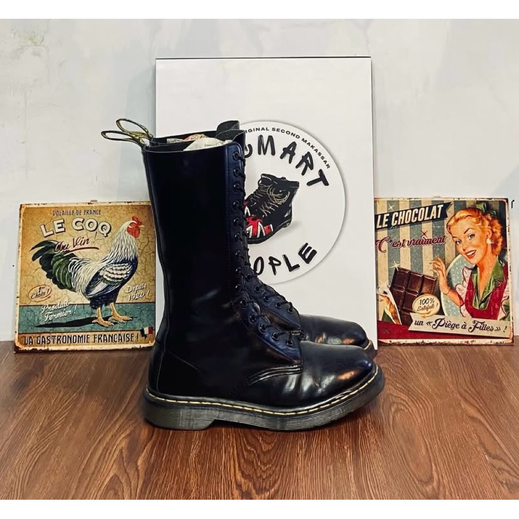 Dr Martens 1914 Black Smooth 14 hole