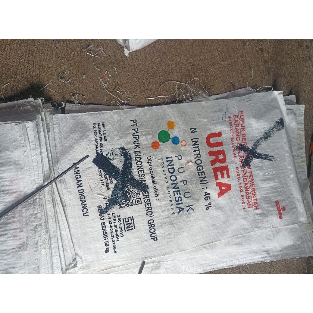 karung plastik baru ukuran 50 kg  pupuk urea isi 10 lembar
