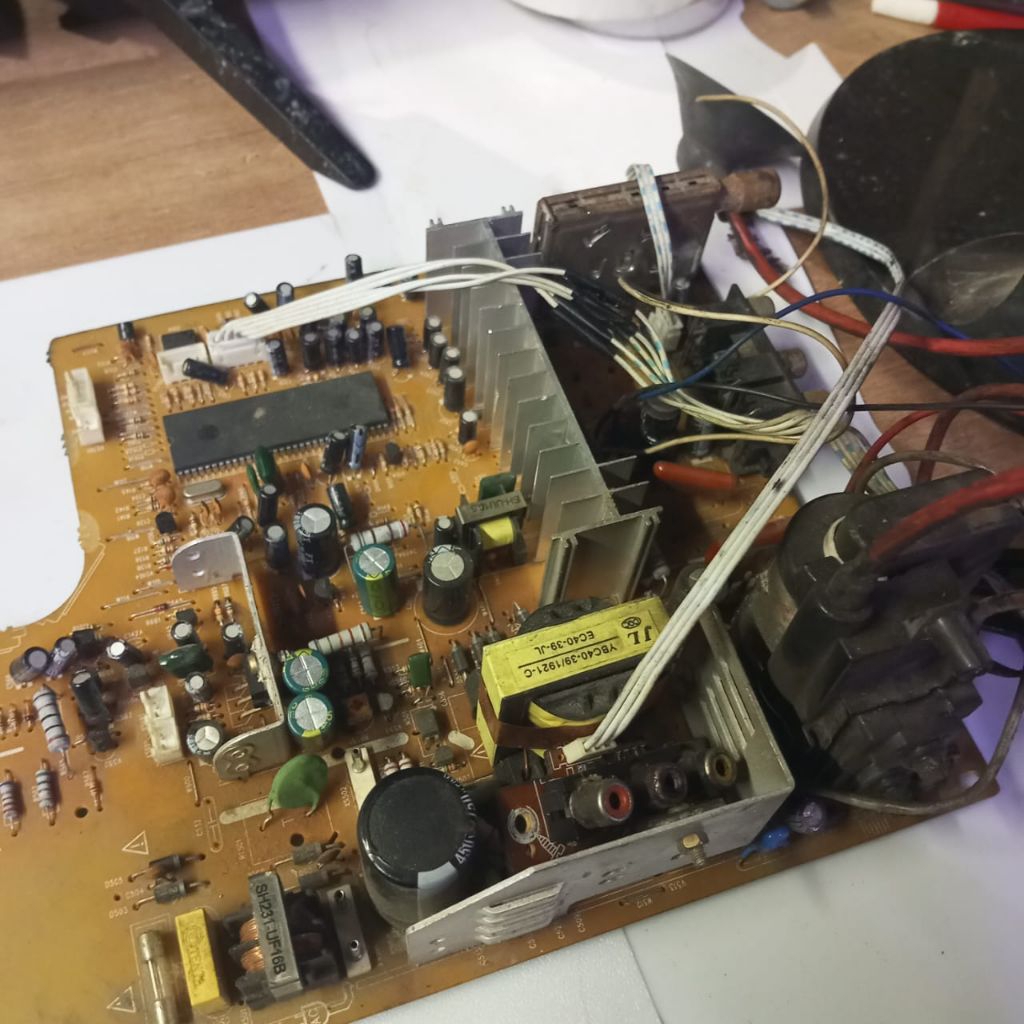 mesin tv 21in BELUM CEK slim .......