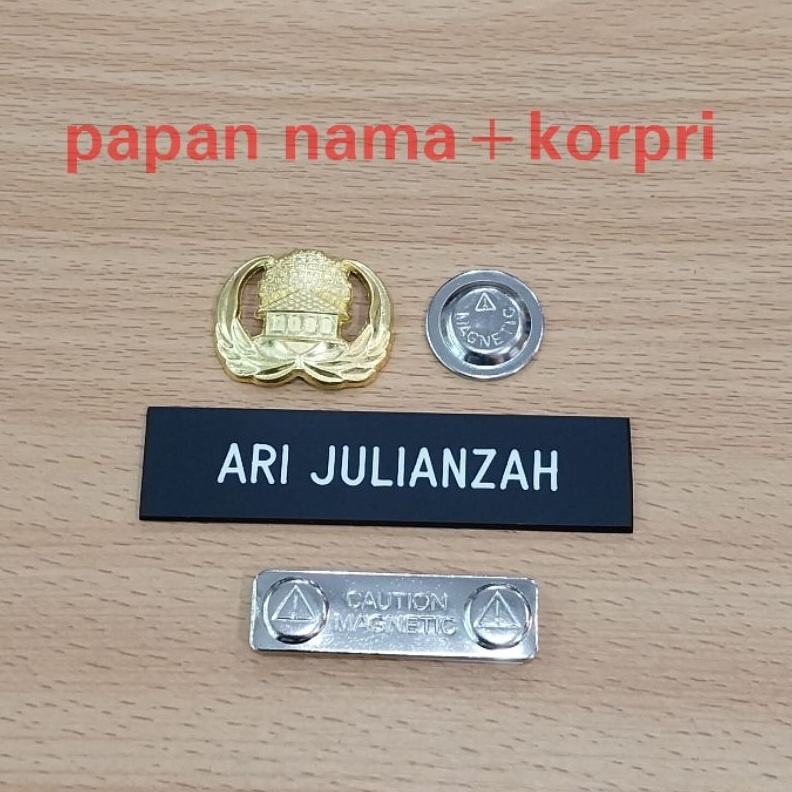 

KODE U36S Satu set papan nama dada grafir hitam doff full pin korpri magnet