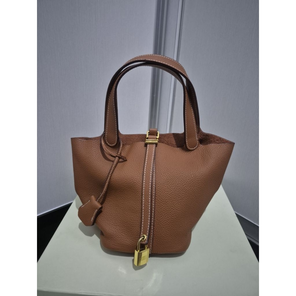 PRELOVED TAS NO BRAND KREMES PICO WARNA GOLD