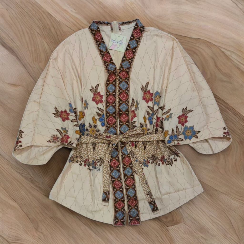 Blus Atasan Batik Wanita Stylish Lengan Batwing Keong 3/4