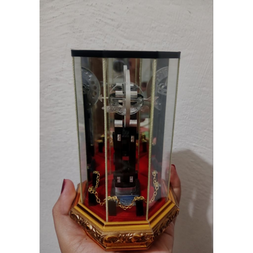 Miniatur Tugu Khatulistiwa