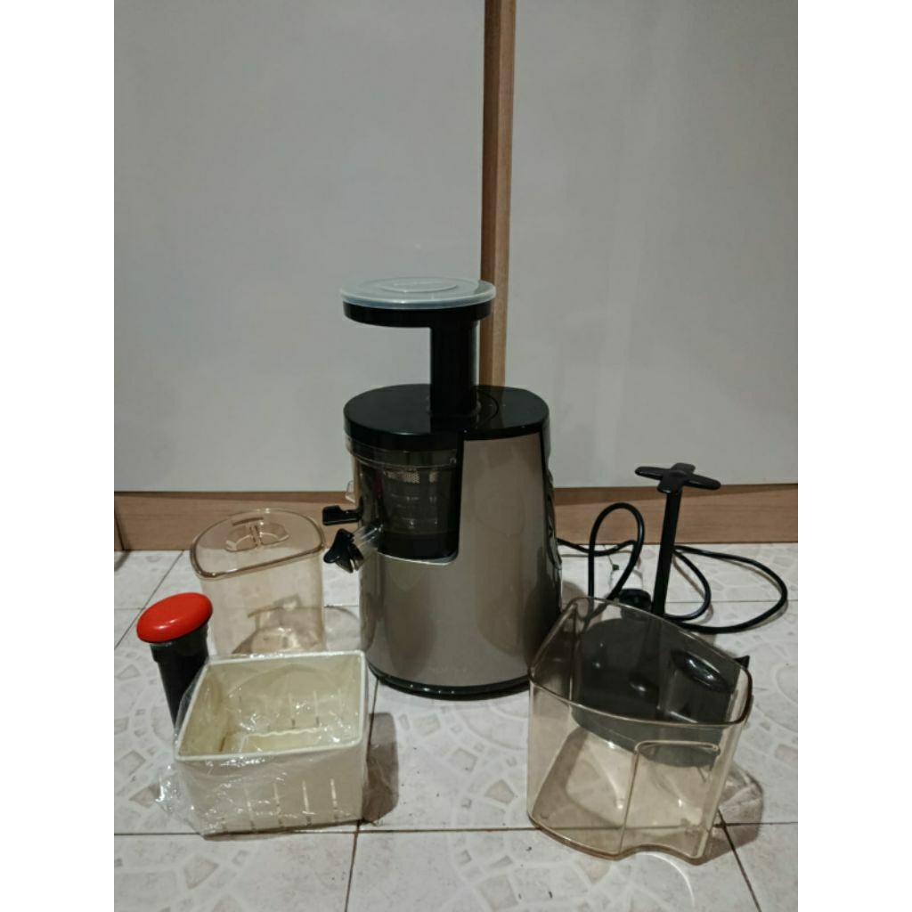 Hurom HH Elite Slow Juicer