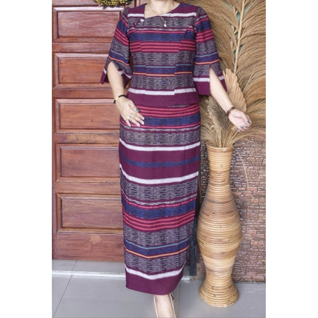 SETELAN ROK BLUS TENUN BALIGE