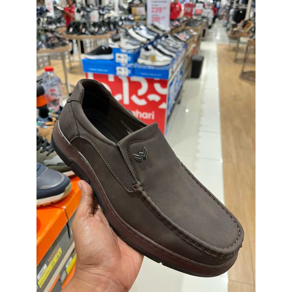 SEPATU PRIA CASUAL BY watchout MATAHARII STORE