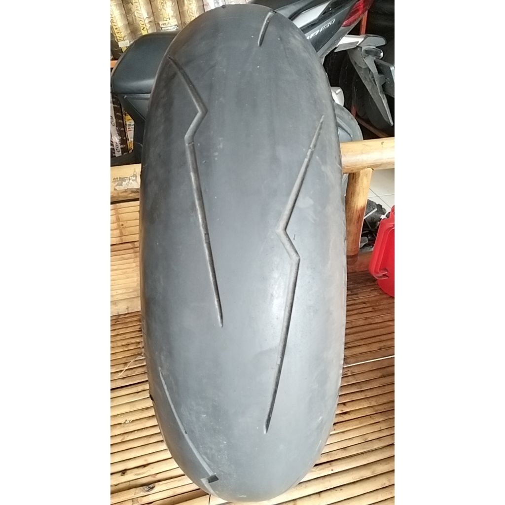 Pirelli Diablo supercorsa. 180/55-17