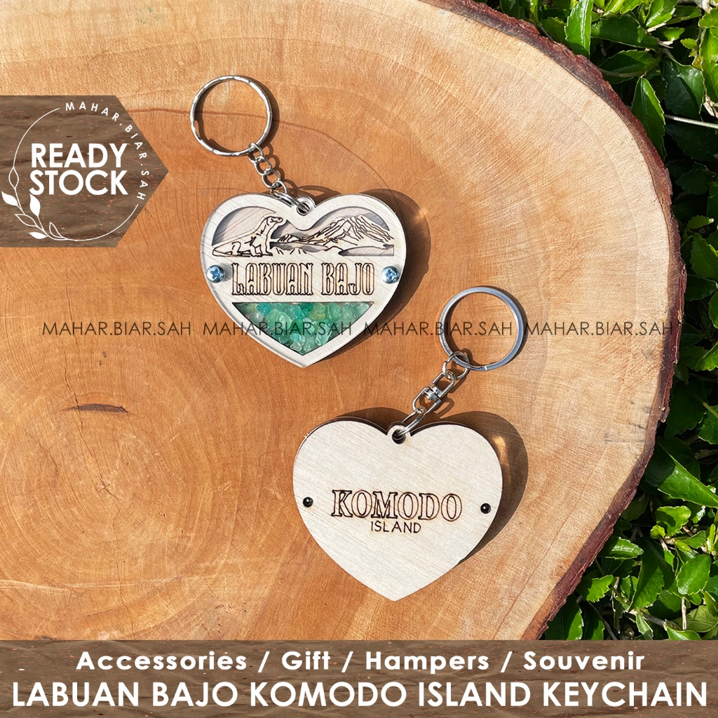 RS LABUAN BAJO KOMODO ISLAND LOVE Keychain / Gantungan Kunci Kayu & bunga / East Nusa Tenggara / Lab