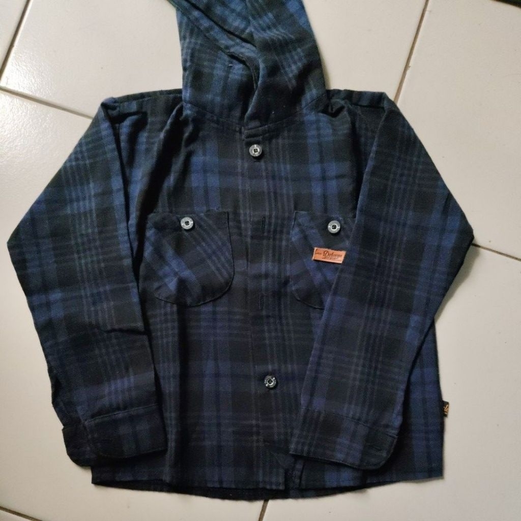 [Whispers] Preloved Jaket Anak Laki Carters Eyka