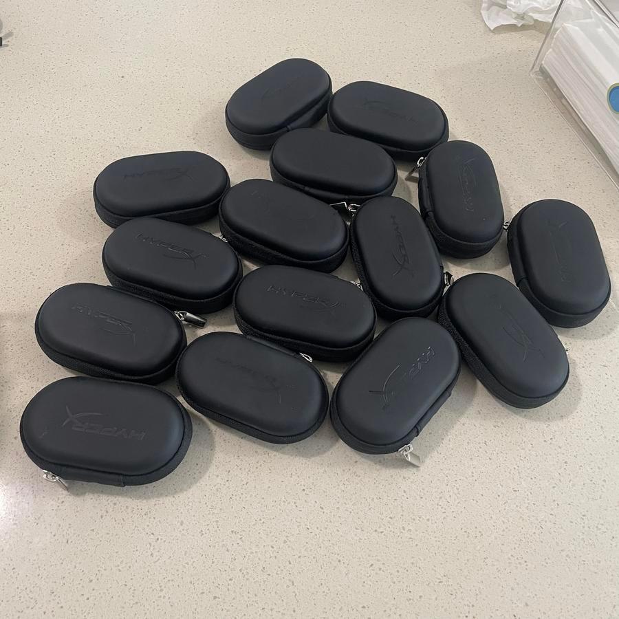 Earphone Case Hyperx Cloud Earbuds Bekas Layak Pakai