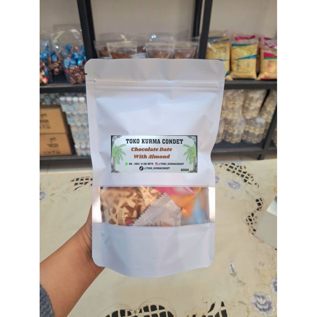 

Kurma Cokelat Isi Almond - Milky Almond | Coklat Kurma Premium Standing Pouch 250gr