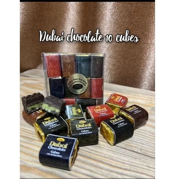 

COKELAT DUBAI CUBE KOTAK MIKA isi 10
