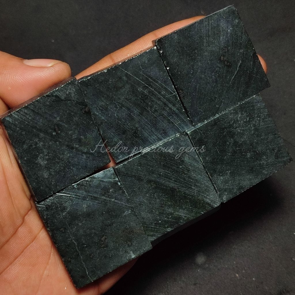 bahan batu black jade asli natural (nempel magnet) / batu black jade / bongkahan batu black jade