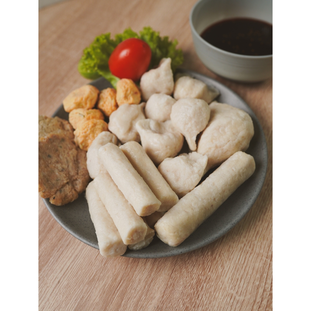 

Paket Vacum FROZEN Pempek Palembang 100% Ikan Tenggiri Campur Kecil 40 Pcs + Cuko 250mL - LaRest