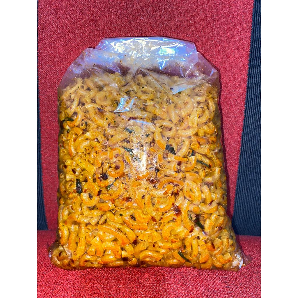

Makaroni bantat cemilan kriuk 1kg bumbu melimpah pedas daun jeruk