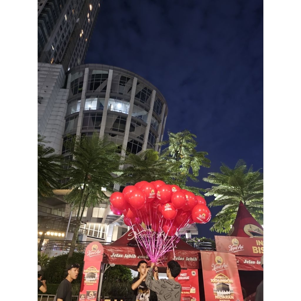 balon gas helium terbang