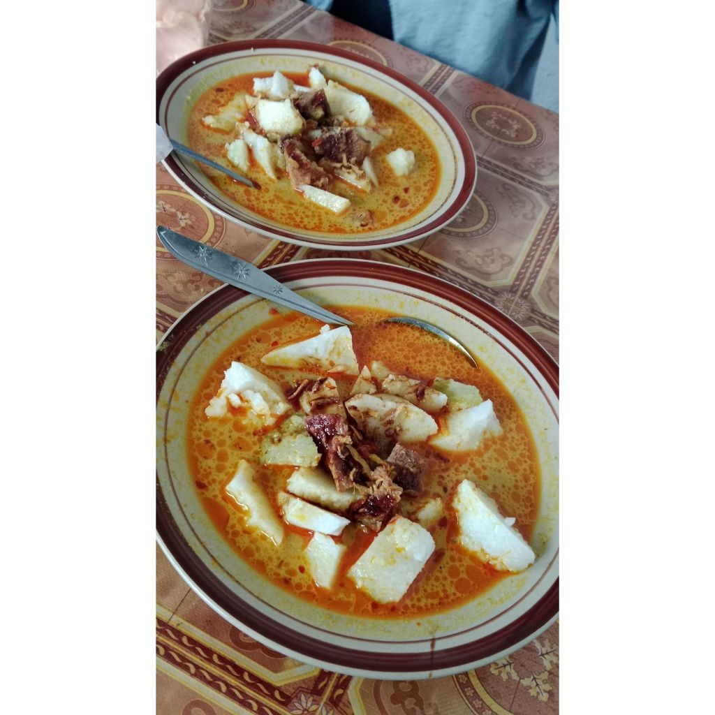 

Lontong daun/ketu[pat daun