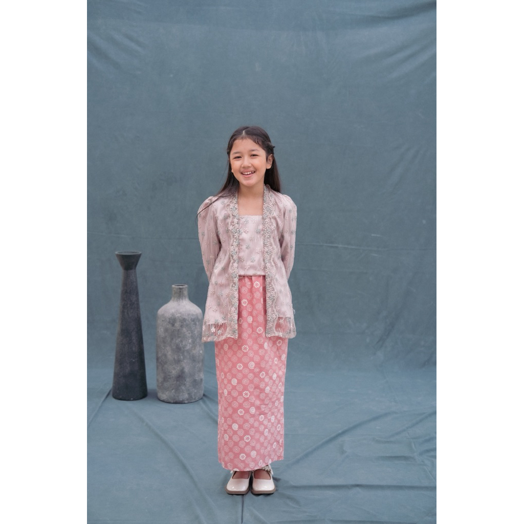 Kebaya kutubaru Anjani - Kebaya kutubaru anak perempuan motif bunga set atas bawah