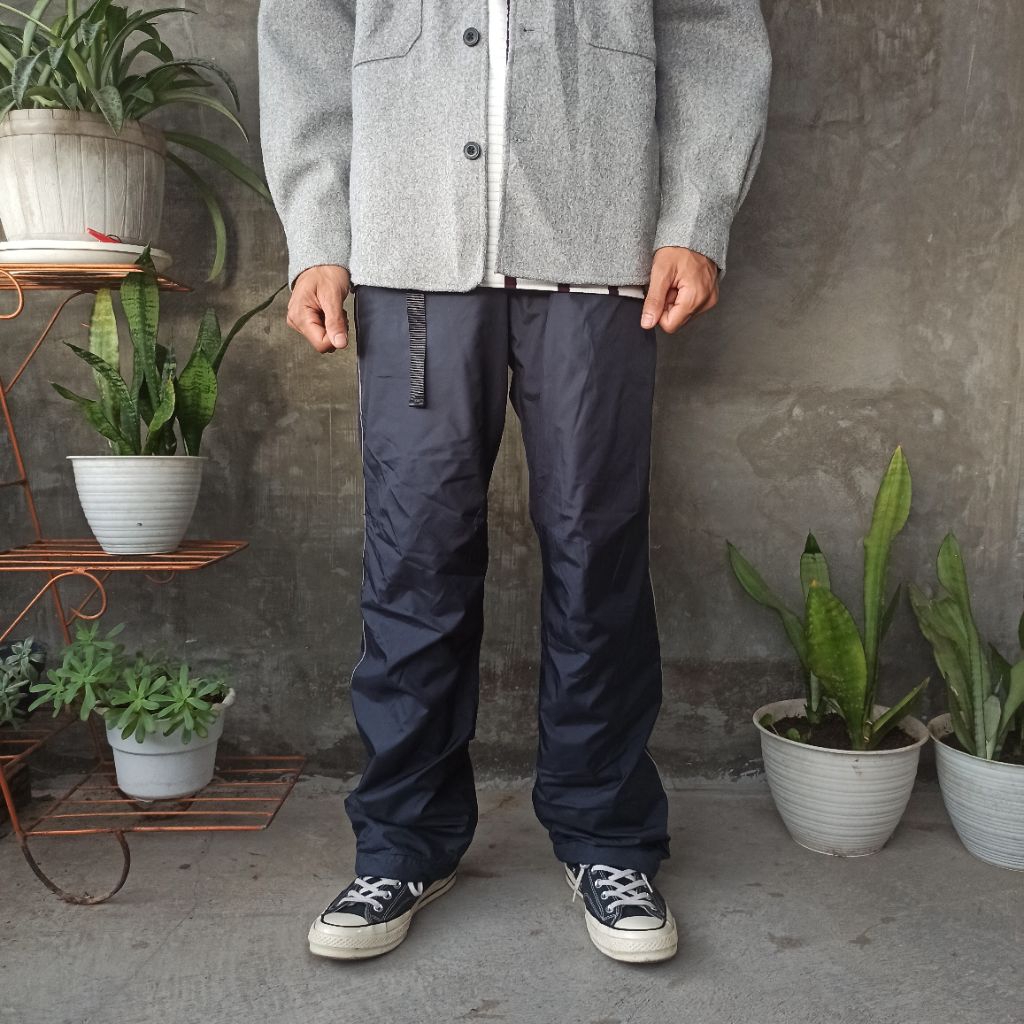 UNIQLO UTILITY GEARED PARACHUTE PANTS
