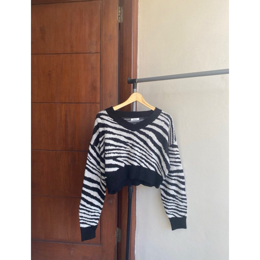 INGNI sweater rajut zebra lengan balon - atasan rajut lengan balon