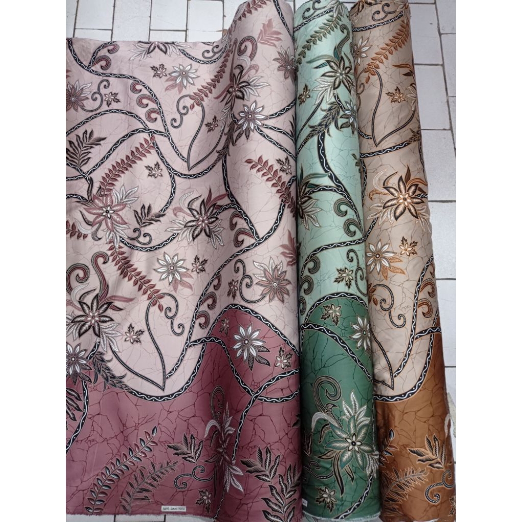 Kain batik Semi sutra (harga per setengah meter)