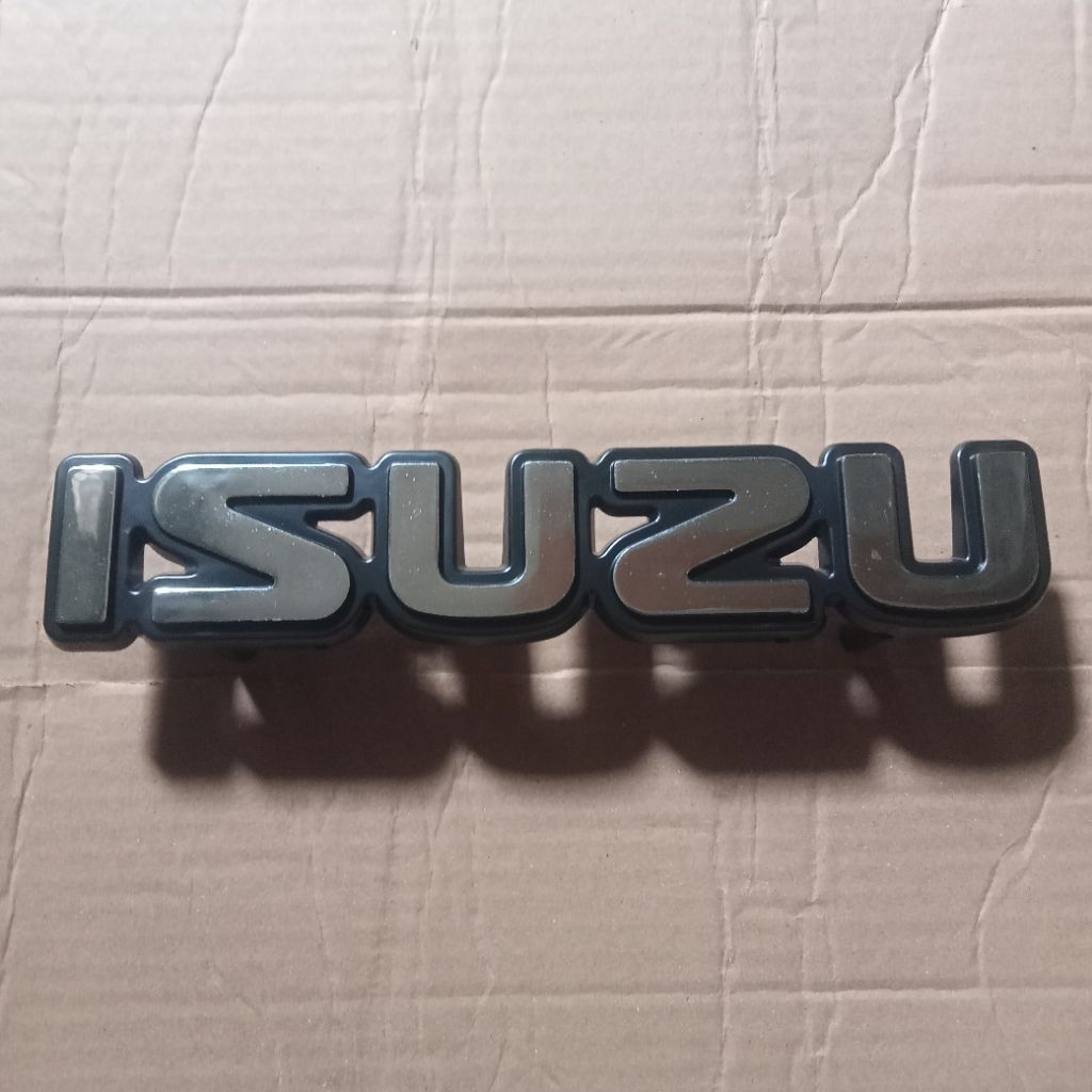 LOGO TULISAN ISUZU GRILL PANTHER 2.5