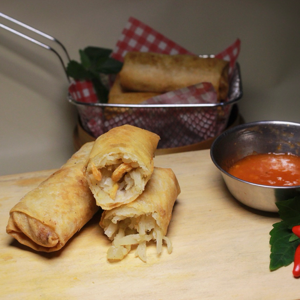 

Lumpia isi Bengkoang Ebi/Cemilan Gorengan - HALAL